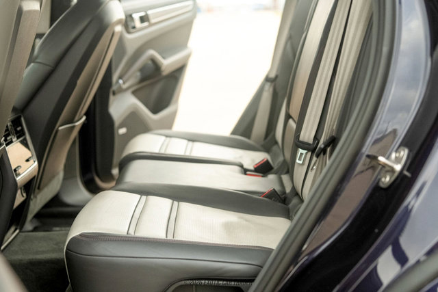 Used 2019 Porsche Cayenne Turbo image 25