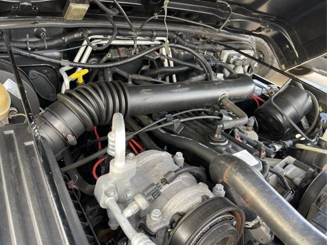 Used 1999 Jeep Wrangler Sahara image 25