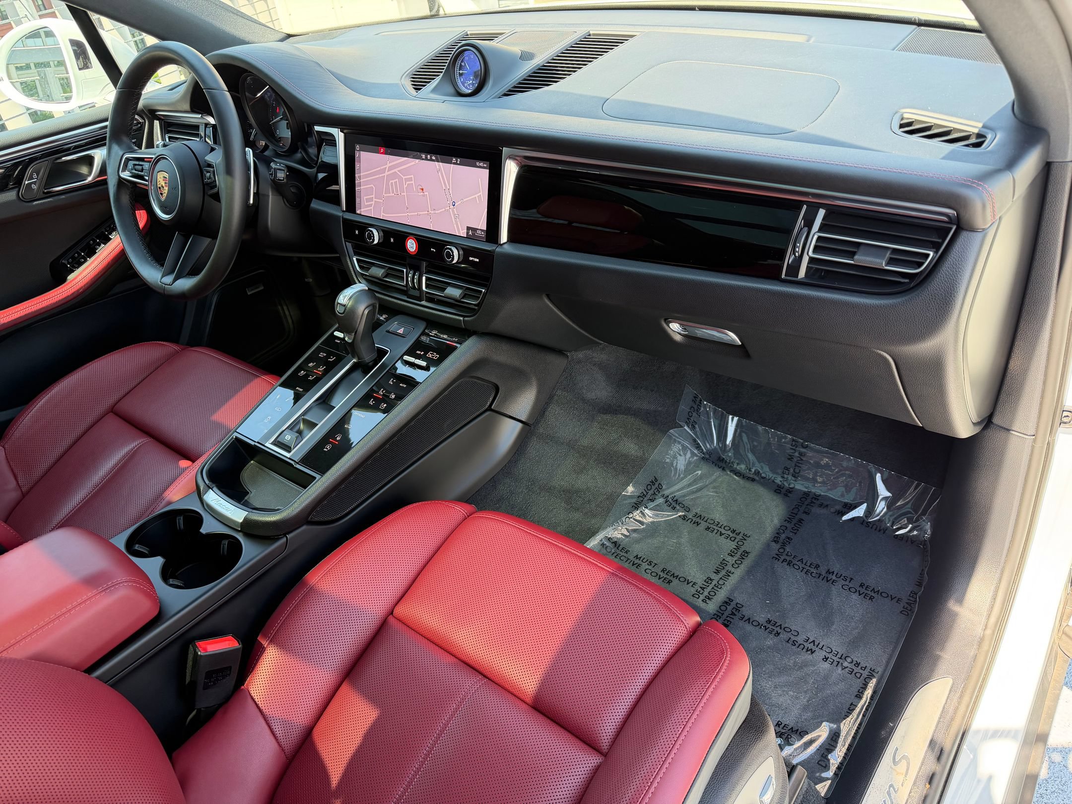 Certified 2023 Porsche Macan S AWD/4WD image 16
