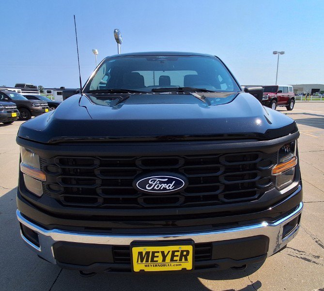 Used 2025 Ford F150 XL w/ Equipment Group 103A High AWD/4WD image 3