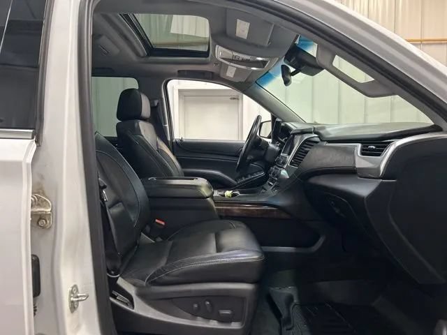 Used 2017 Chevrolet Suburban LT w/ LT Signature Package AWD/4WD image 24