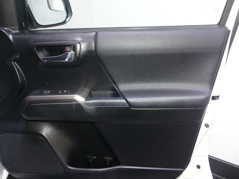 Used 2017 Toyota Tacoma TRD Off-Road w/ Tow Package image 15