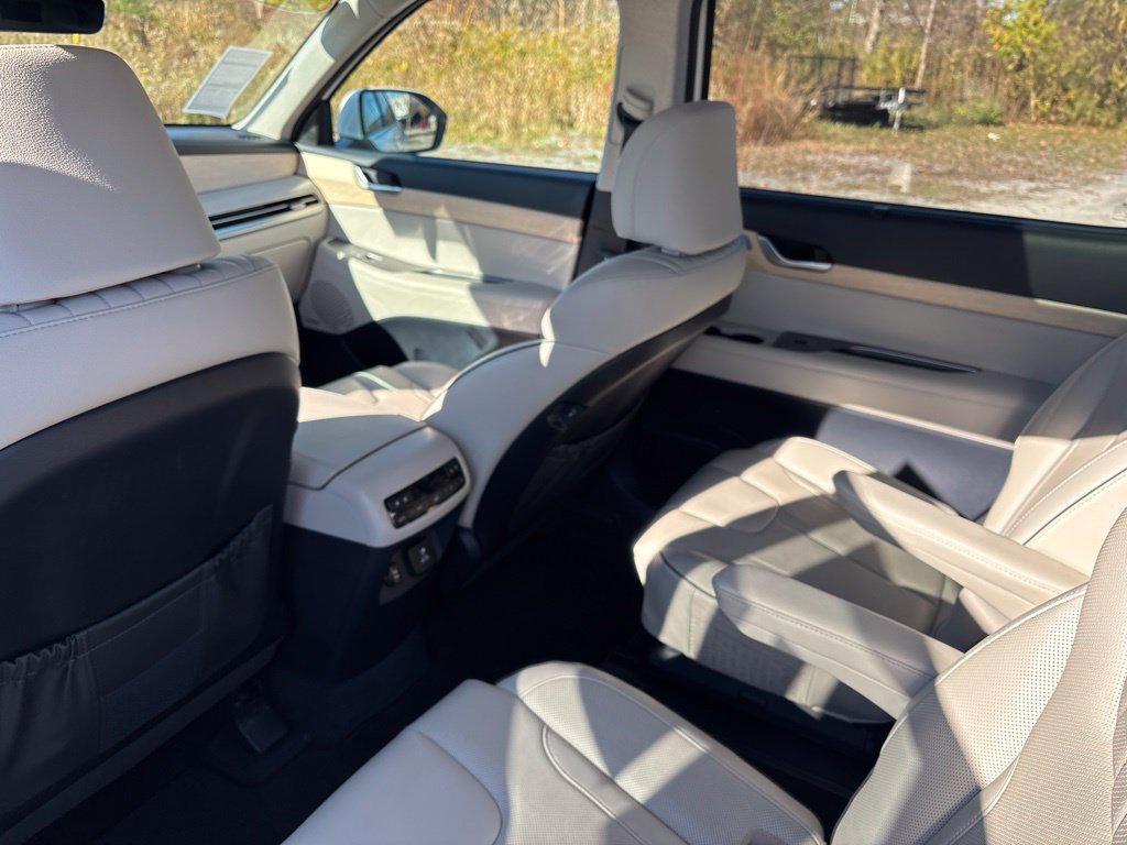 Used 2023 Hyundai Palisade Limited AWD/4WD image 18