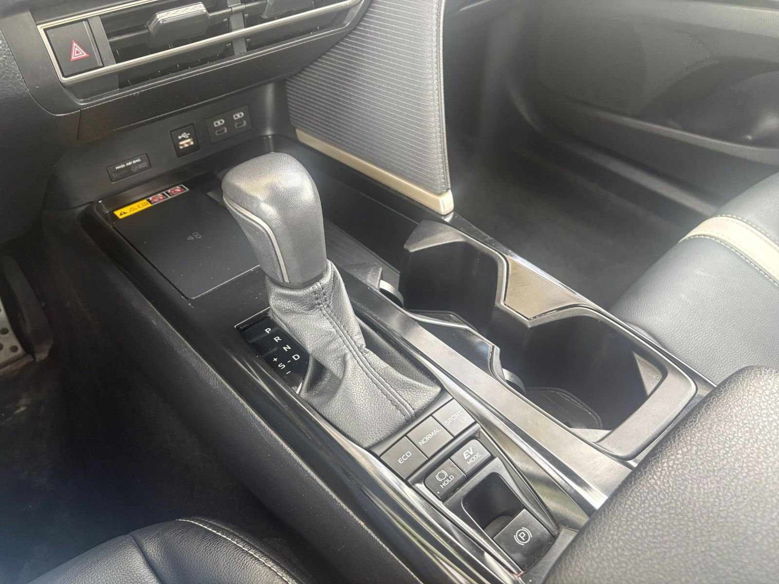 Used 2025 Toyota Camry SE FWD image 39