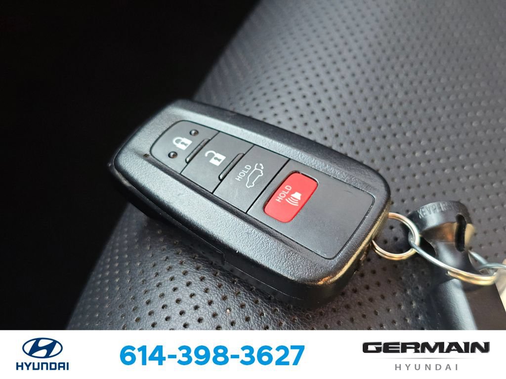 Used 2021 Toyota RAV4 Limited AWD/4WD image 34