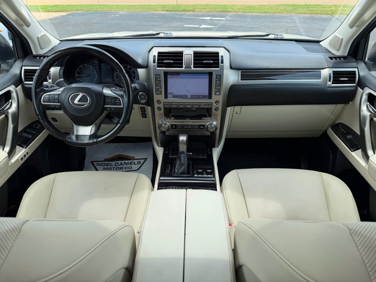 Used 2020 Lexus GX 460 Premium w/ Premium Package AWD/4WD image 25