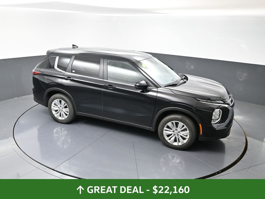 Used 2025 Mitsubishi Outlander ES image 43