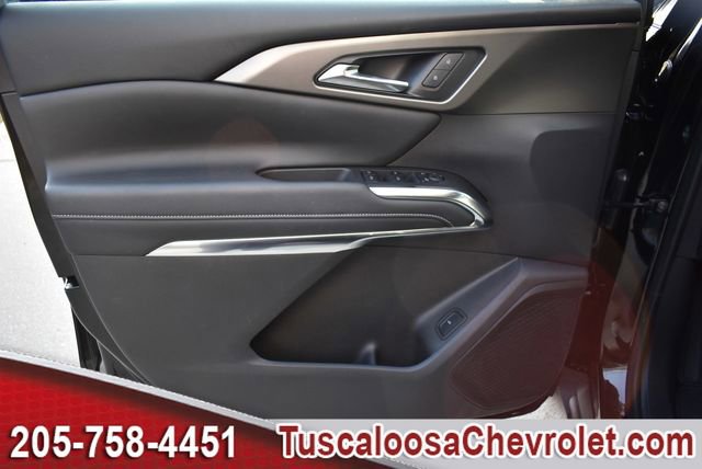 Used 2025 Chevrolet Traverse LT w/ Driver Confidence Package image 18