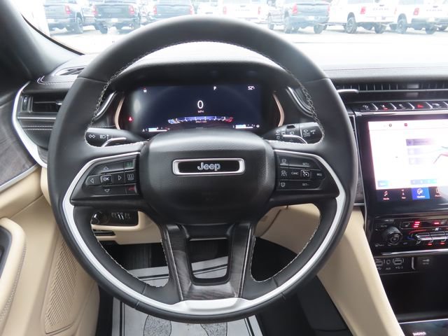 Used 2023 Jeep Grand Cherokee Limited AWD/4WD image 36