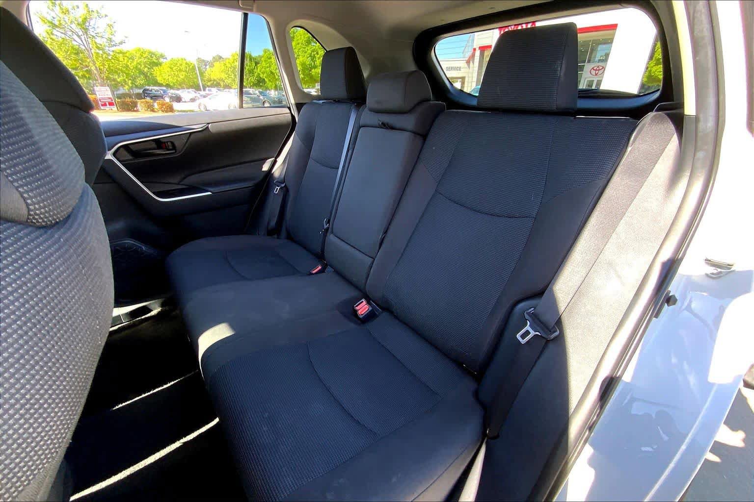Used 2024 Toyota RAV4 LE AWD/4WD image 20