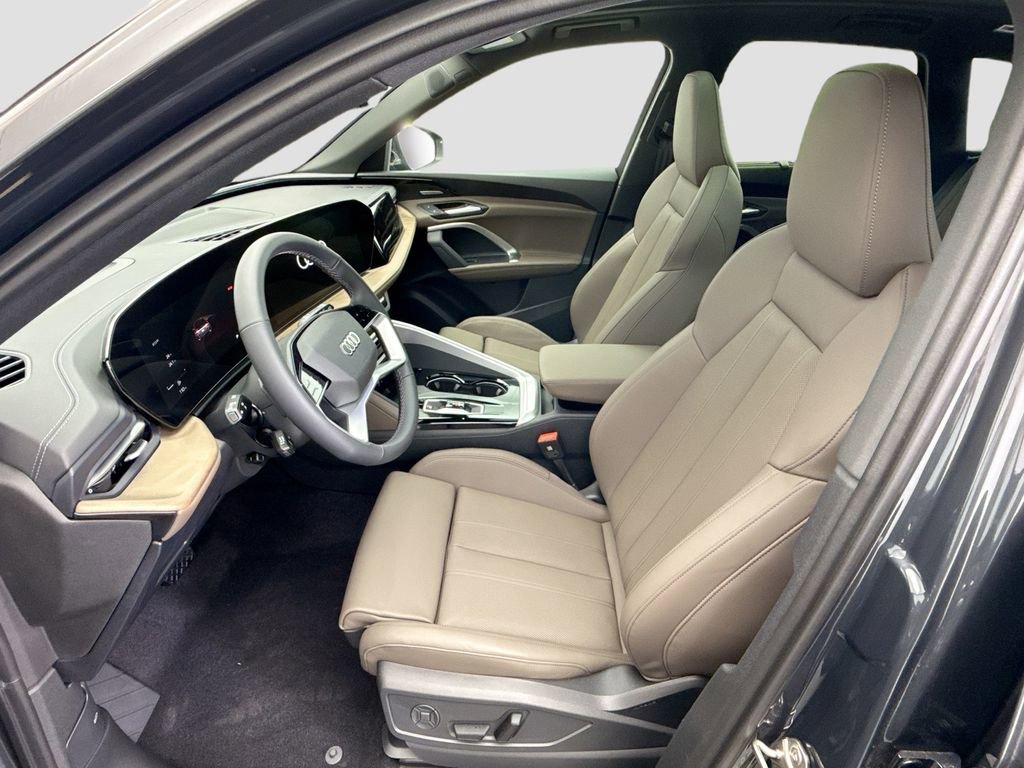 Used 2025 Audi Q5 Premium Plus w/ Premium Plus image 19