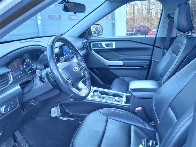 Used 2020 Ford Explorer XLT w/ Equipment Group 202A image 11