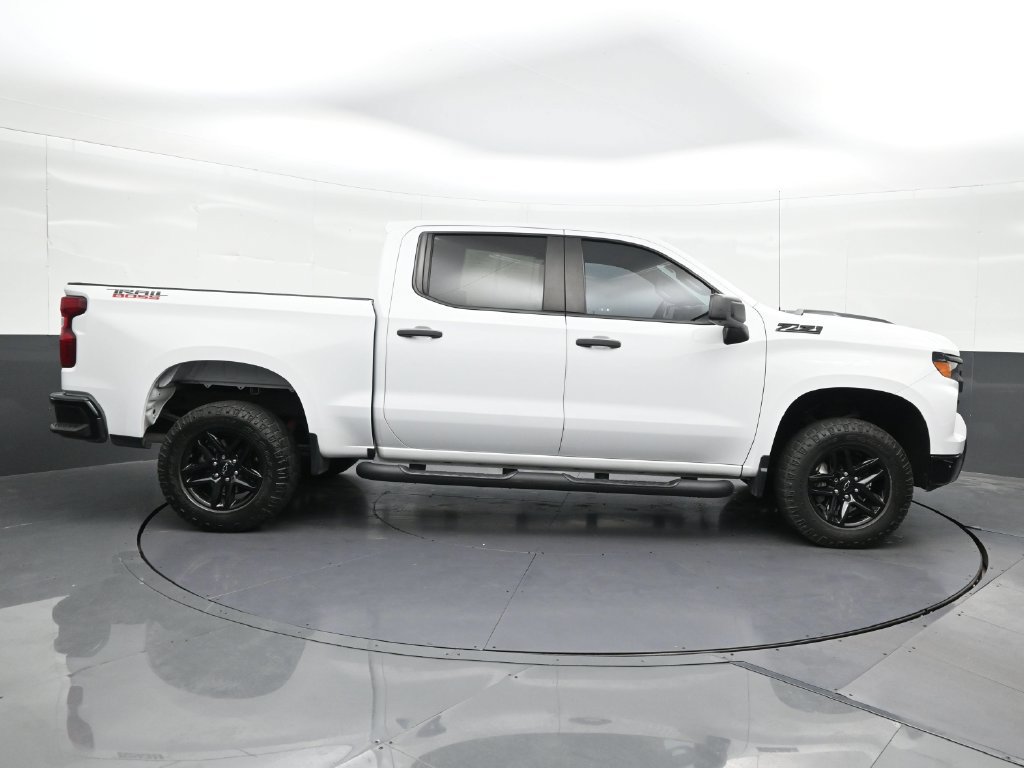 Used 2023 Chevrolet Silverado 1500 Custom Trail Boss w/ LPO, Dark Essentials Package AWD/4WD image 7