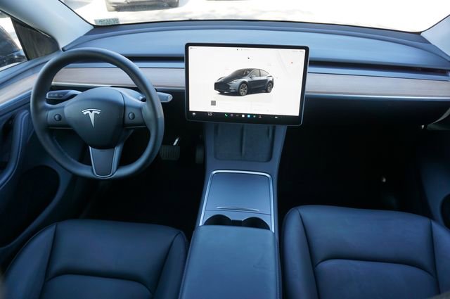 Used 2025 Tesla Model Y Long Range image 6