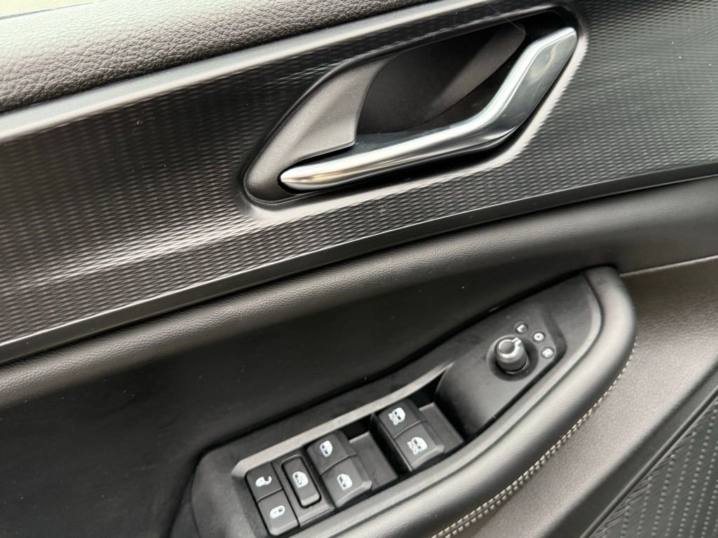 Used 2024 Jeep Grand Cherokee L Laredo image 13