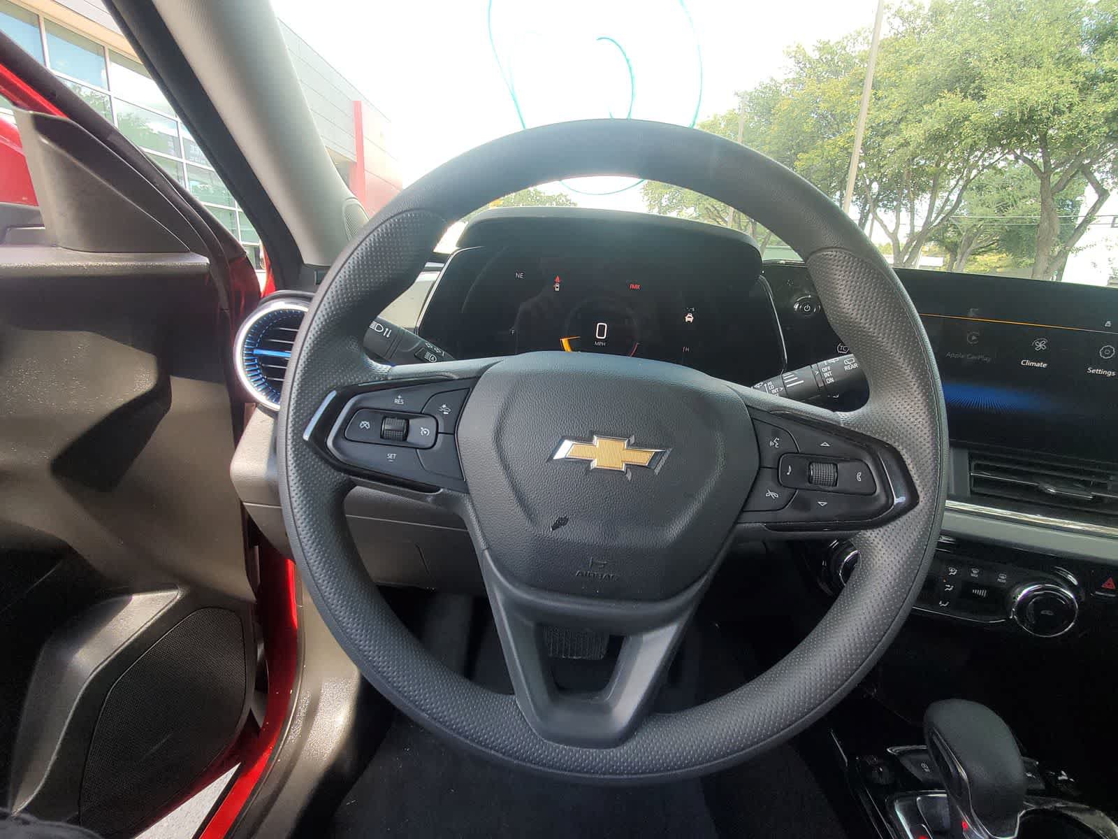 Used 2026 Chevrolet Trax LT FWD image 14