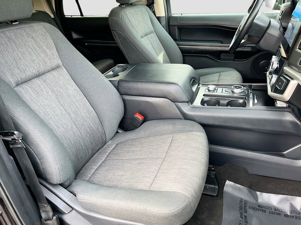 Used 2024 Ford Expedition XLT image 29