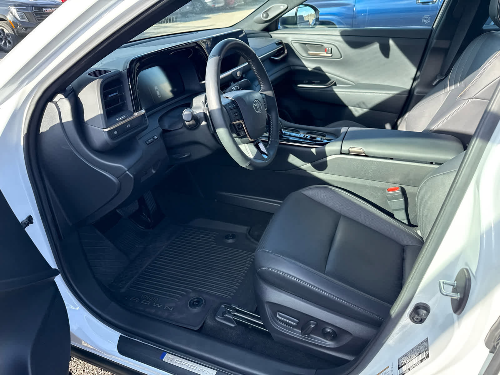Used 2024 Toyota Crown Platinum image 6