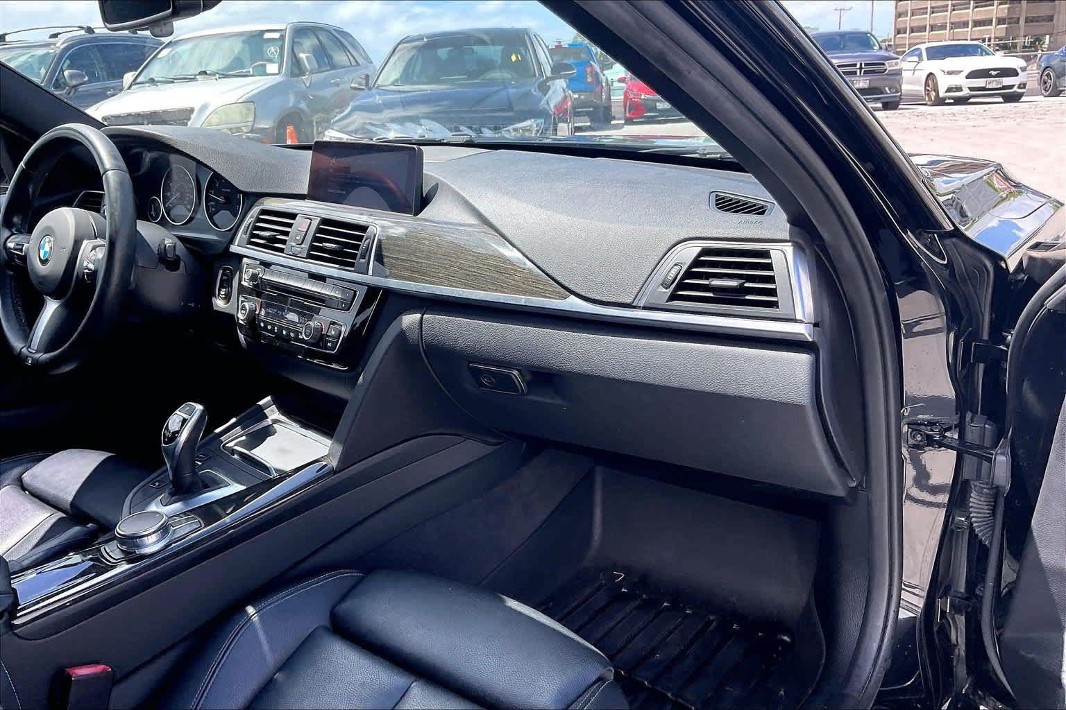 Used 2017 BMW 330i xDrive Sedan AWD/4WD image 23