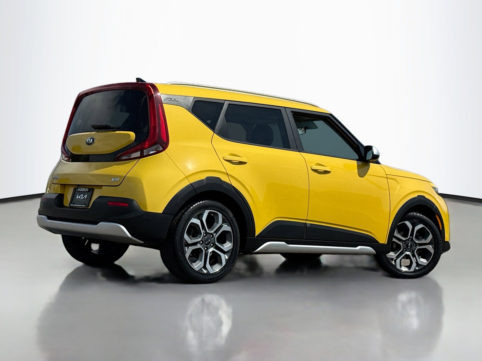 Used 2020 Kia Soul X-Line FWD image 2