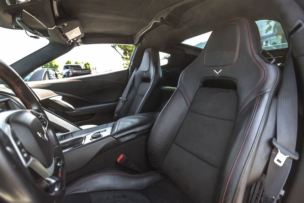 Used 2016 Chevrolet Corvette Z06 w/ 3LZ Preferred Equipment Group RWD image 29