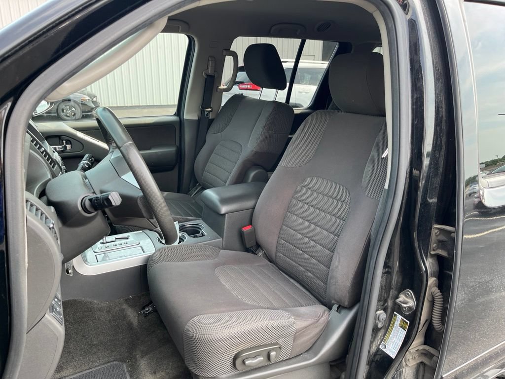 Used 2012 Nissan Pathfinder SV AWD/4WD image 21
