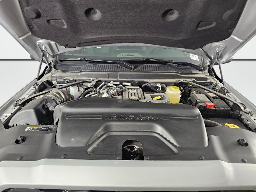 New 2026 RAM 3500 Big Horn AWD/4WD image 13
