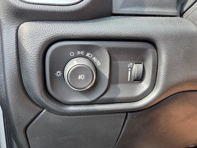 New 2026 RAM 3500 Big Horn AWD/4WD image 31