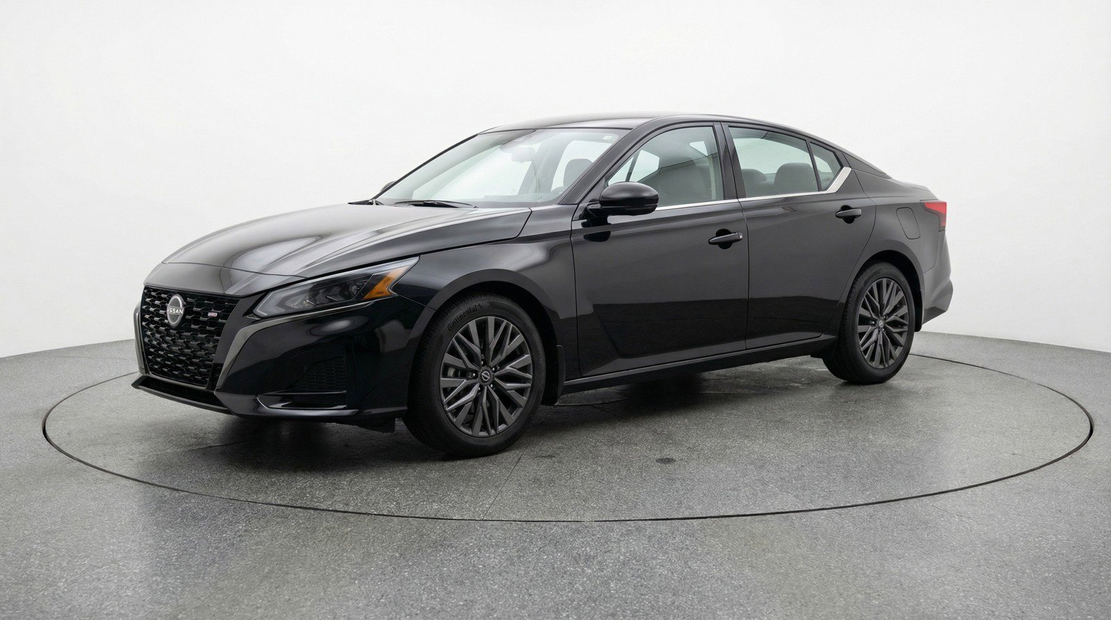 Used 2025 Nissan Altima 2.5 SV FWD image 3