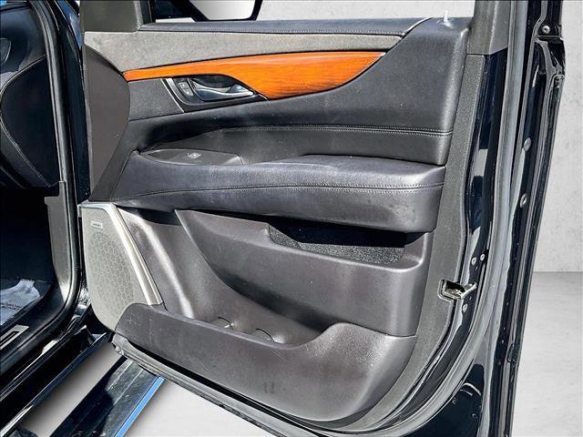 Used 2020 Cadillac Escalade Premium Luxury image 19