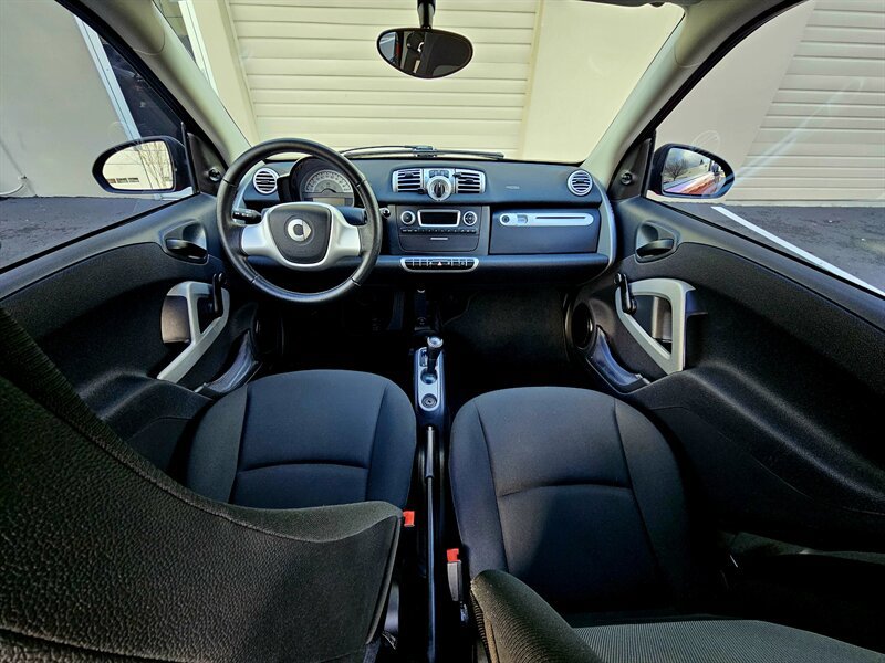 Used 2013 smart fortwo pure RWD image 26