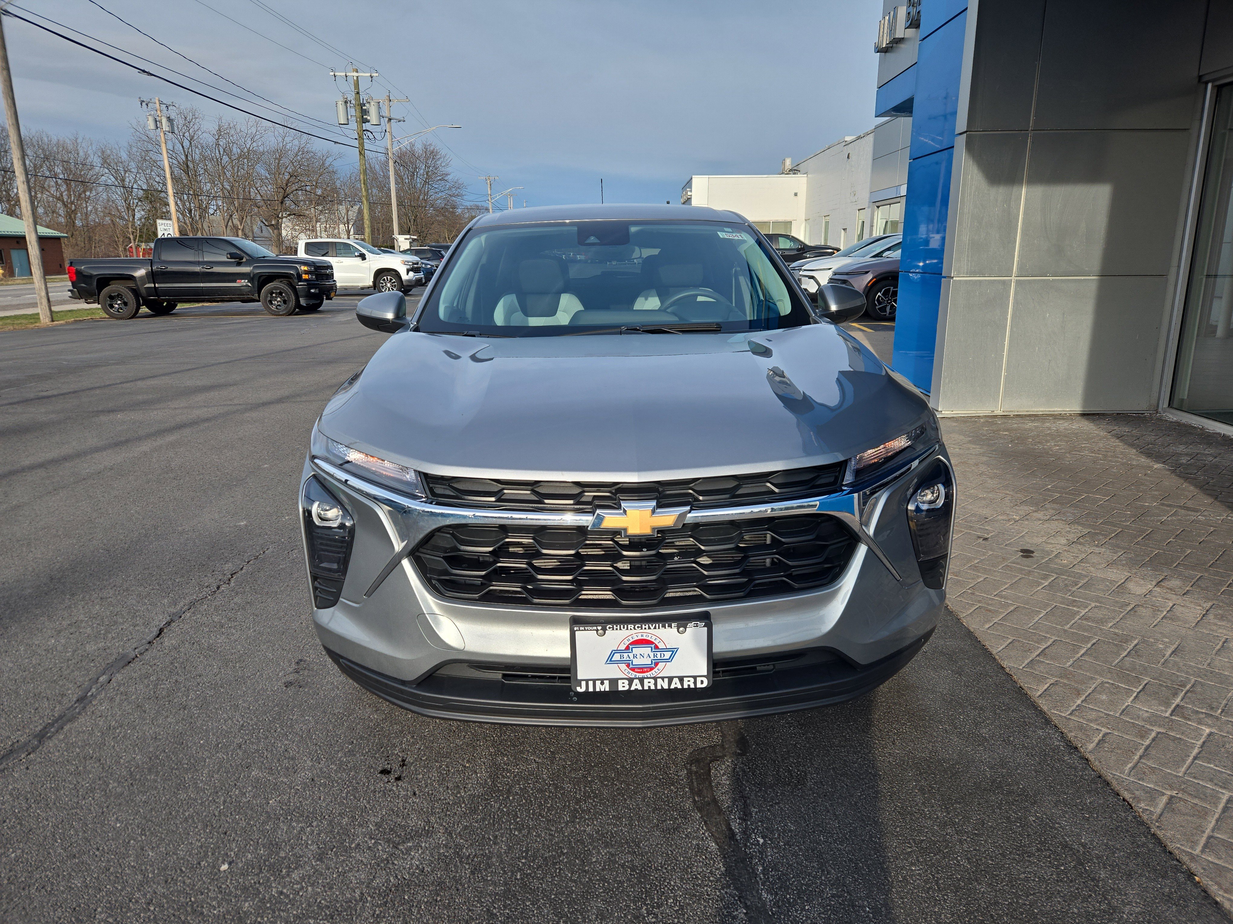 Used 2024 Chevrolet Trax LS w/ LS Convenience Package image 4