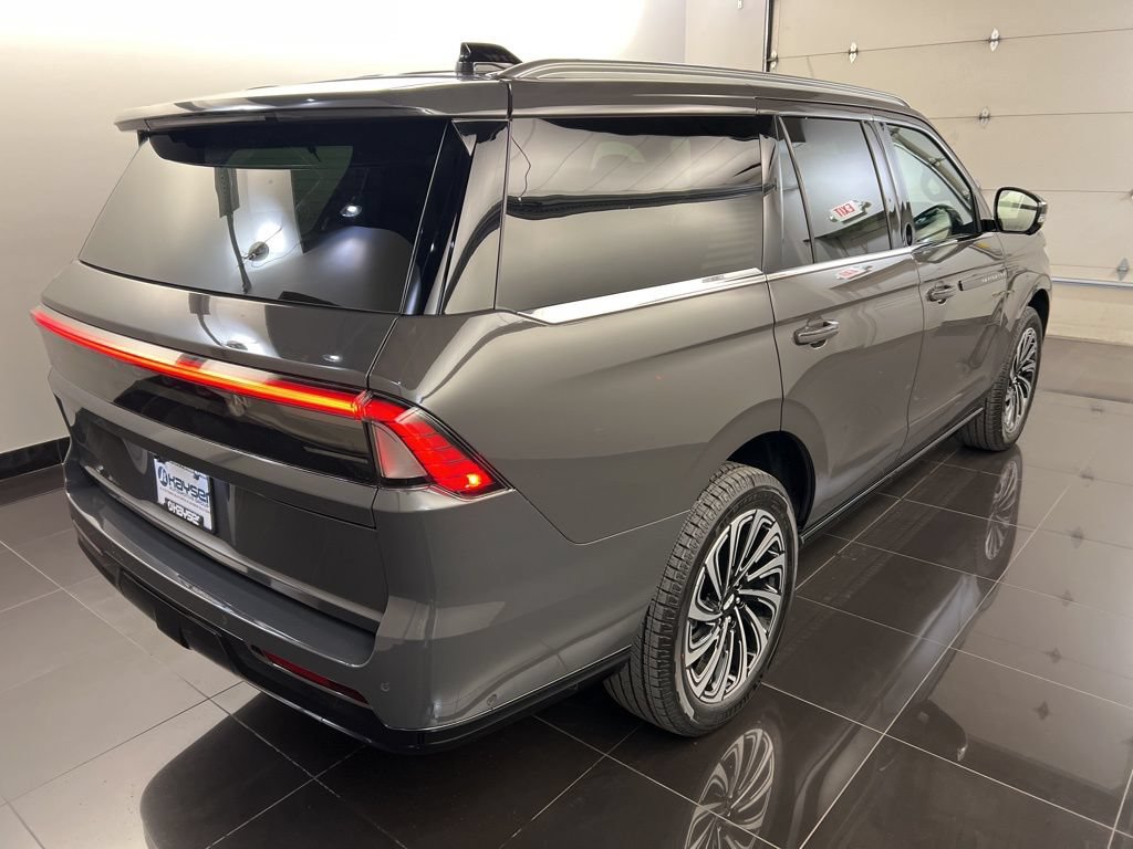 New 2025 Lincoln Navigator Black Label AWD/4WD image 6