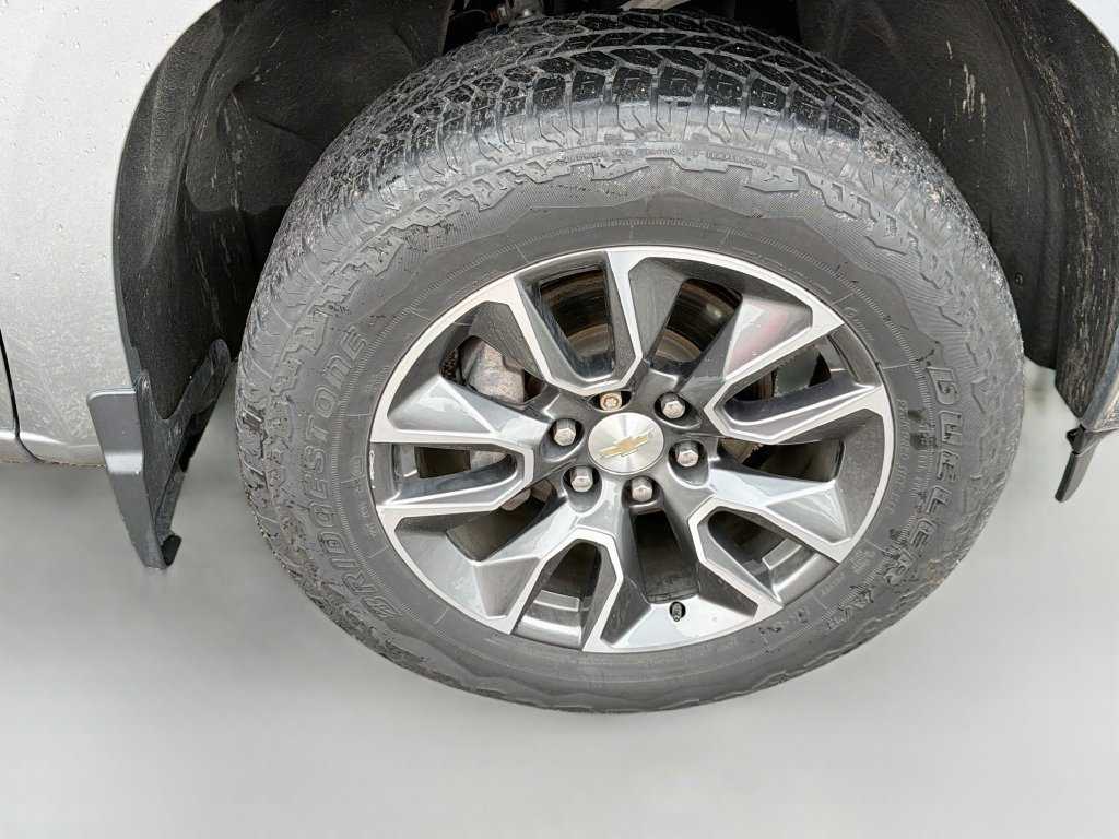Used 2023 Chevrolet Silverado 1500 LT AWD/4WD image 10