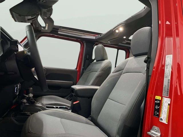 Used 2025 Jeep Wrangler Unlimited Sahara w/ Safety Group image 25