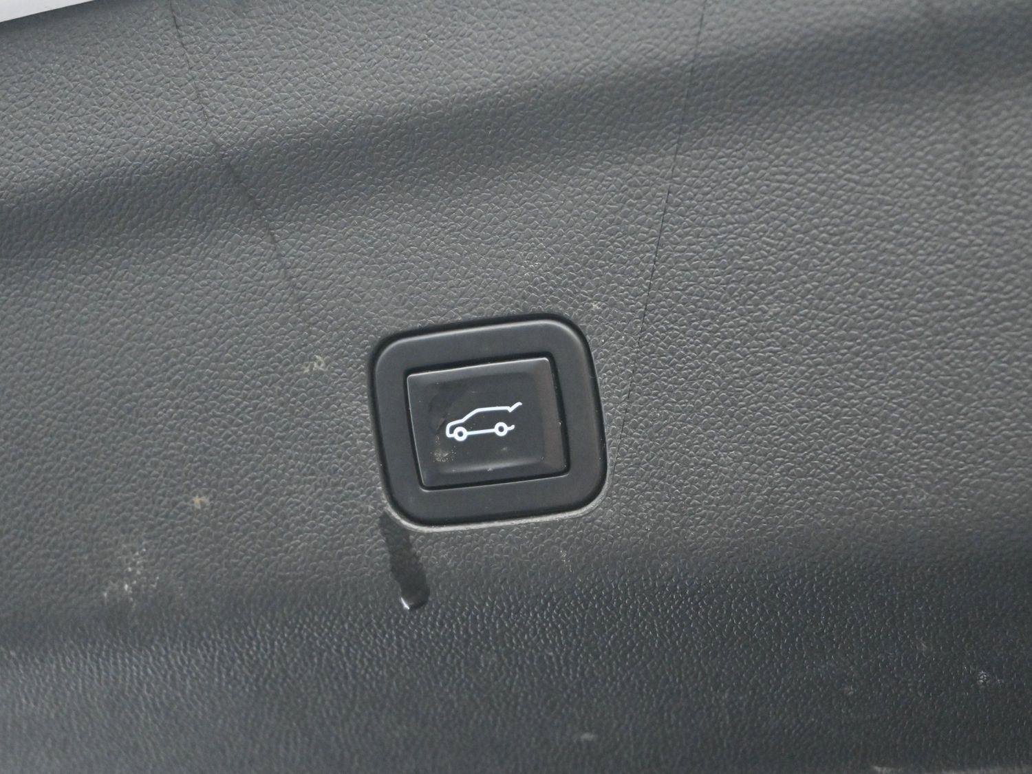 Used 2022 Chevrolet Tahoe Premier image 12