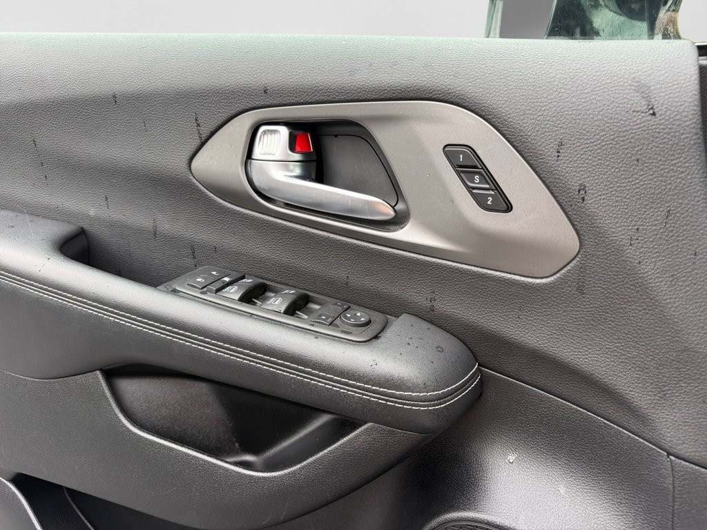Used 2025 Chrysler Pacifica Select FWD image 25