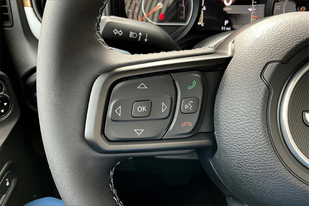 New 2025 Jeep Gladiator Sport AWD/4WD image 16