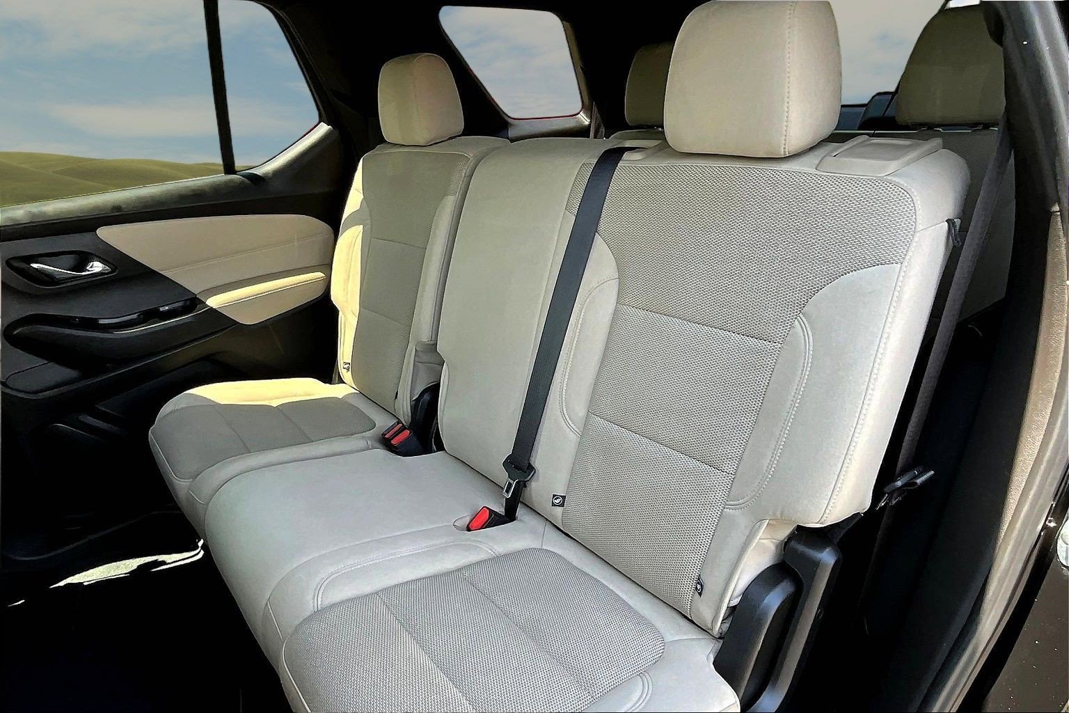 Used 2023 Chevrolet Traverse LS AWD/4WD image 14