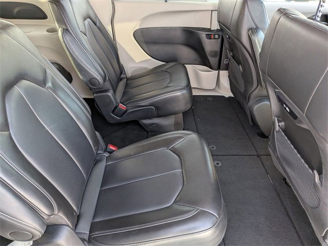 Certified 2024 Chrysler Pacifica Touring-L image 28