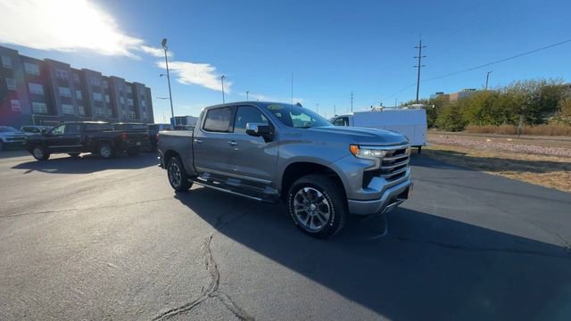 Used 2024 Chevrolet Silverado 1500 High Country w/ Technology Package image 2