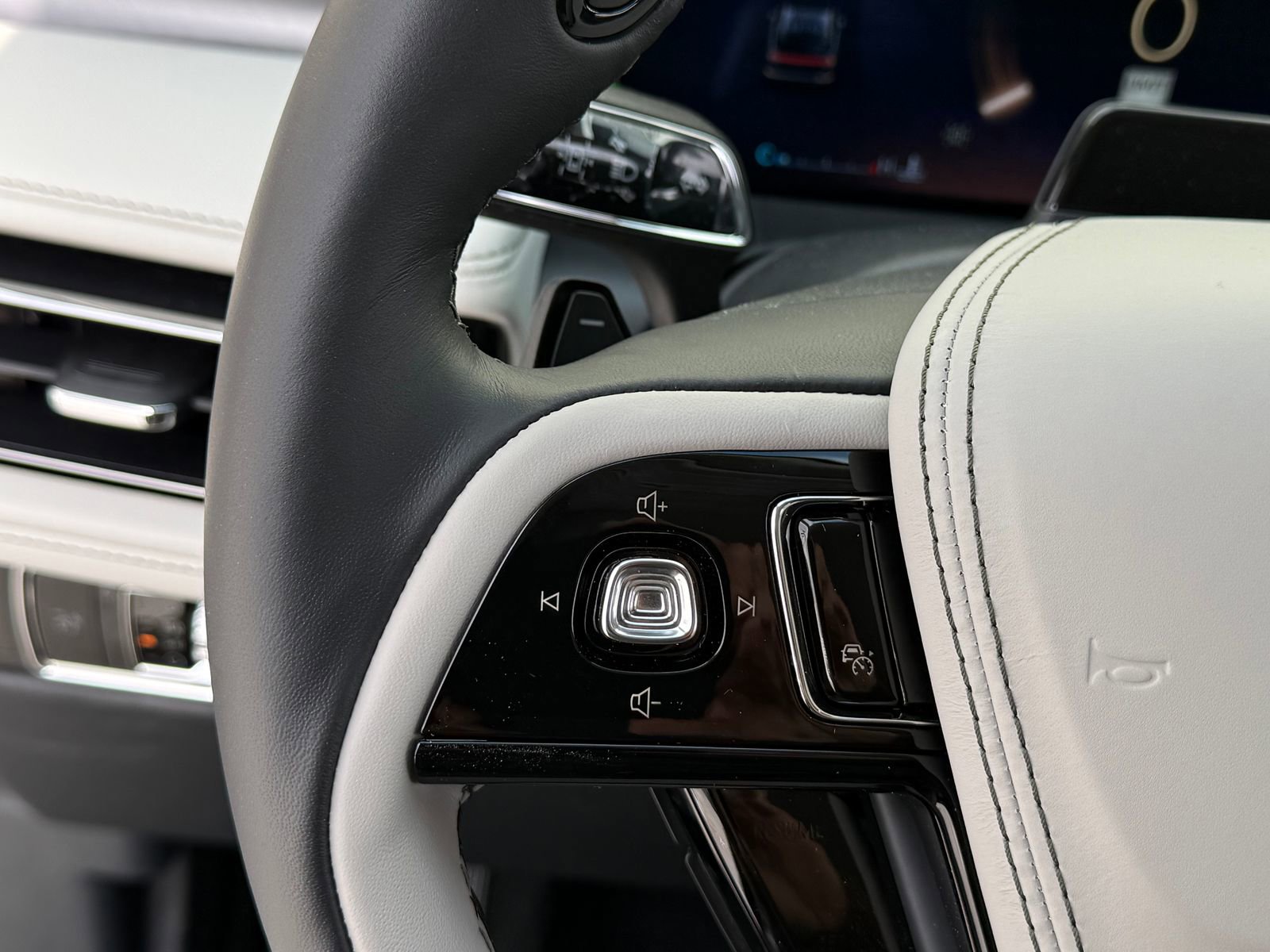 New 2026 Lincoln Aviator AWD image 33