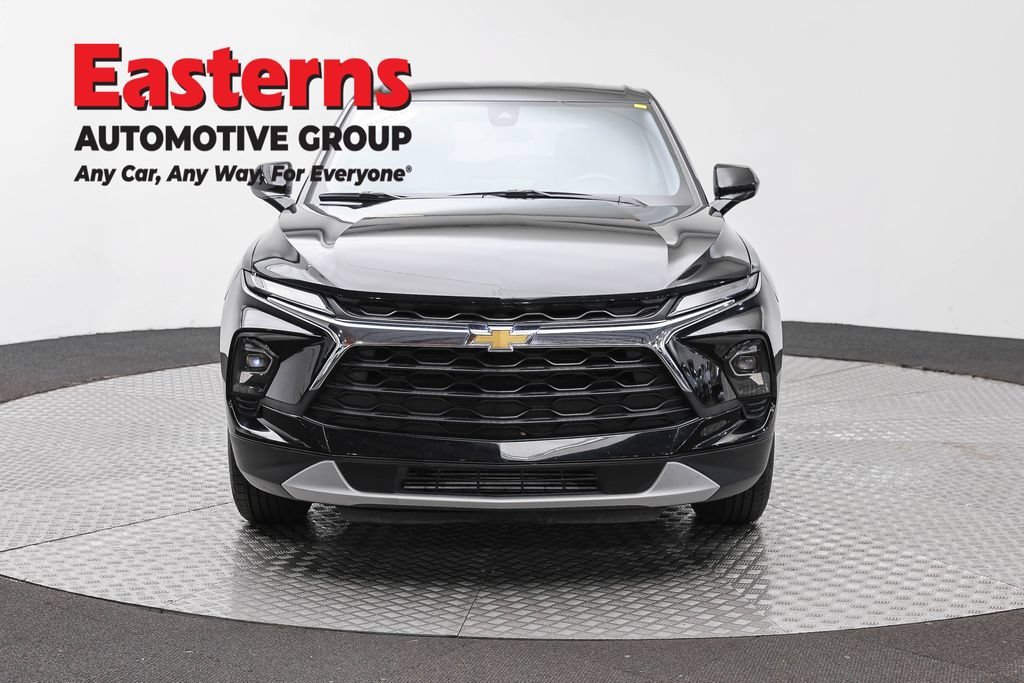 Used 2025 Chevrolet Blazer LT FWD image 4