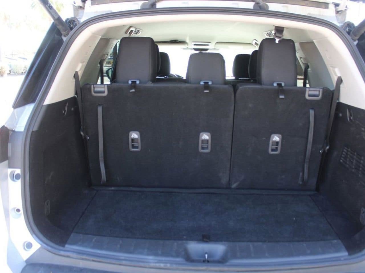 Used 2025 Nissan Pathfinder SV AWD/4WD image 9