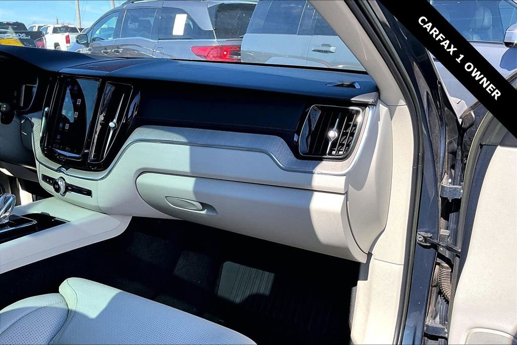Used 2023 Volvo XC60 B5 Ultimate w/ Climate Package image 25