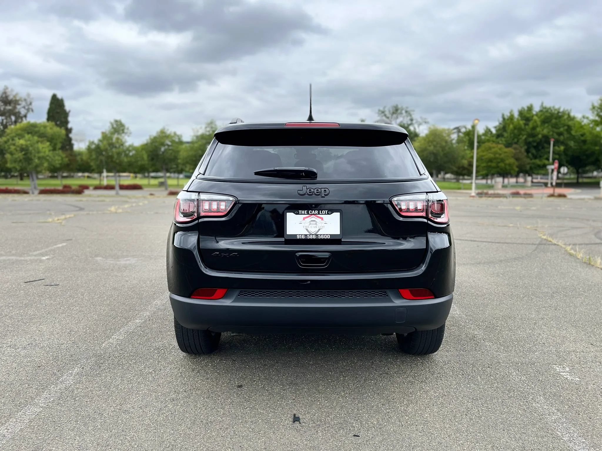 Used 2023 Jeep Compass Latitude AWD/4WD image 6