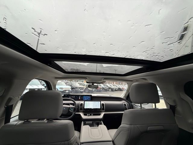 Certified 2025 Ford Expedition Max Active image 4