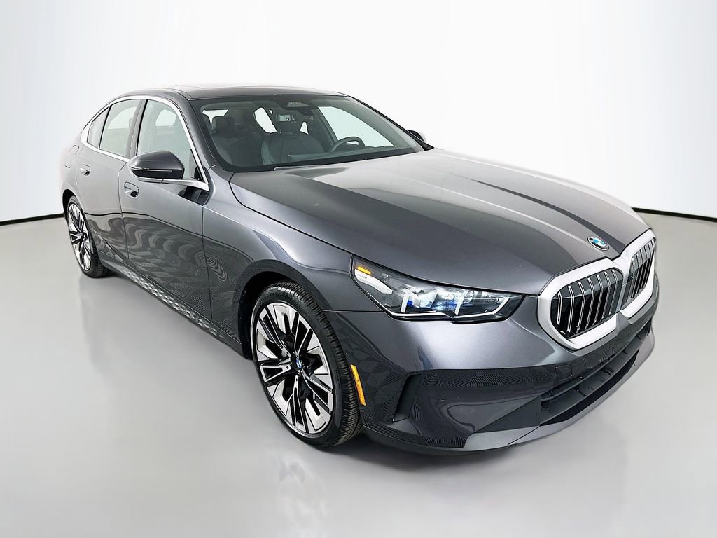 Used 2025 BMW 530i 530i w/ Premium Package image 3