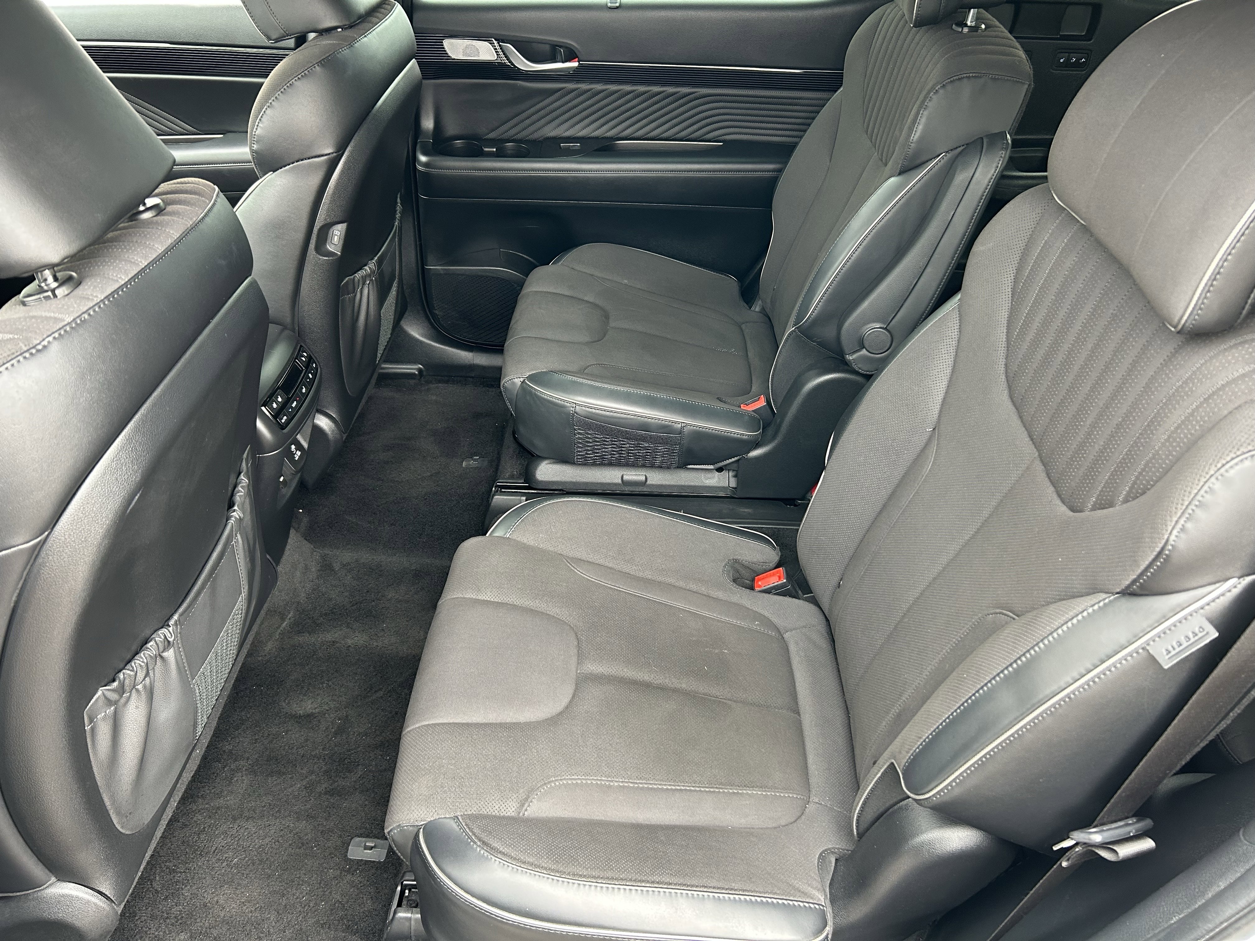 Used 2024 Hyundai Palisade Calligraphy image 19