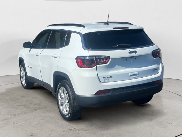 Used 2024 Jeep Compass Latitude AWD/4WD image 3